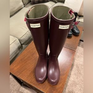 Hunter Womens Boots Size 8-Raspberry/Eggplant